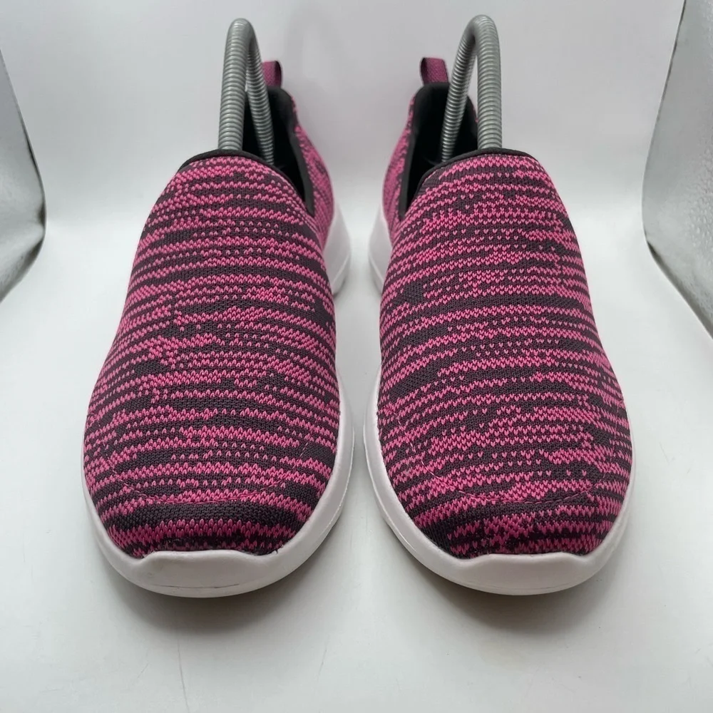 Skechers Gogamax women’s pink black loafers size 7.5